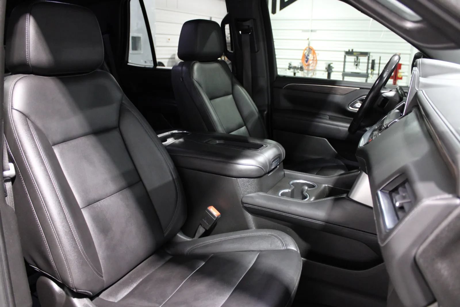 Used 2021 Chevrolet Tahoe Z71 AWD/4WD image 36