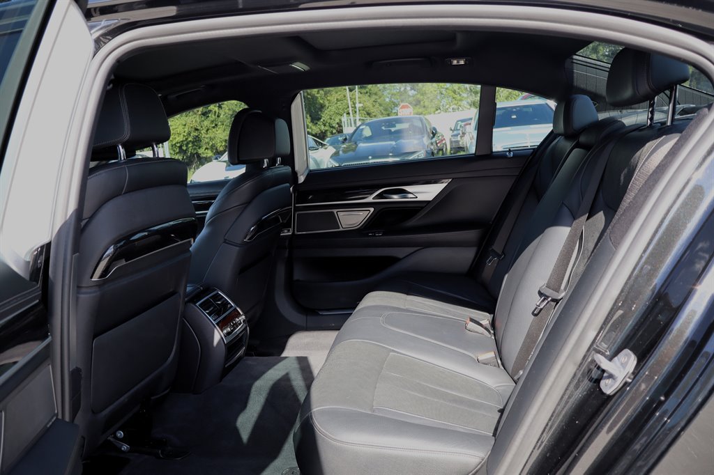Used 2019 BMW 740i w/ Executive Package RWD image 12