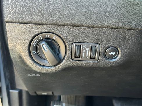 Used 2023 Dodge Charger SXT RWD image 16