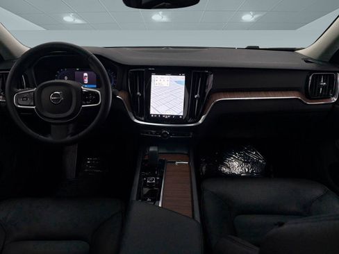Used 2025 Volvo S60 B5 Plus image 14