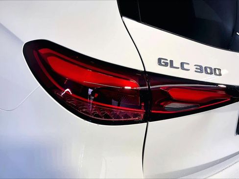 New 2026 Mercedes-Benz GLC 300 4MATIC image 5