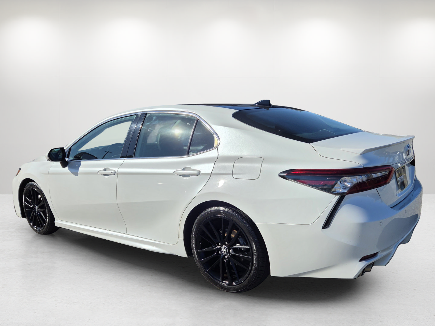 Used 2021 Toyota Camry XSE w/ Navigation Package FWD image 7