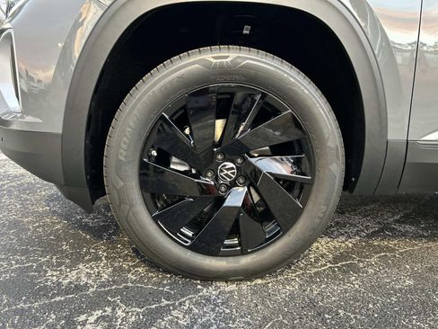 New 2026 Volkswagen Atlas SE FWD image 10