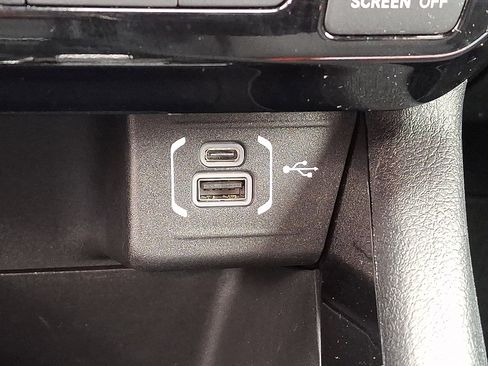 Certified 2025 Jeep Compass Limited AWD/4WD image 24