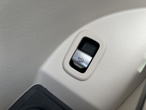 Certified 2025 Mercedes-Benz GLC 300 GLC 300 image 22