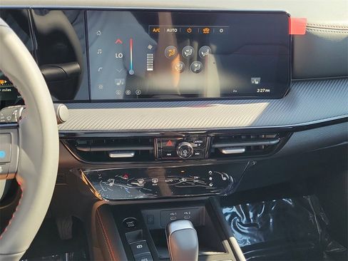 New 2026 Nissan Kicks SR w/ Cold Weather Package image 9