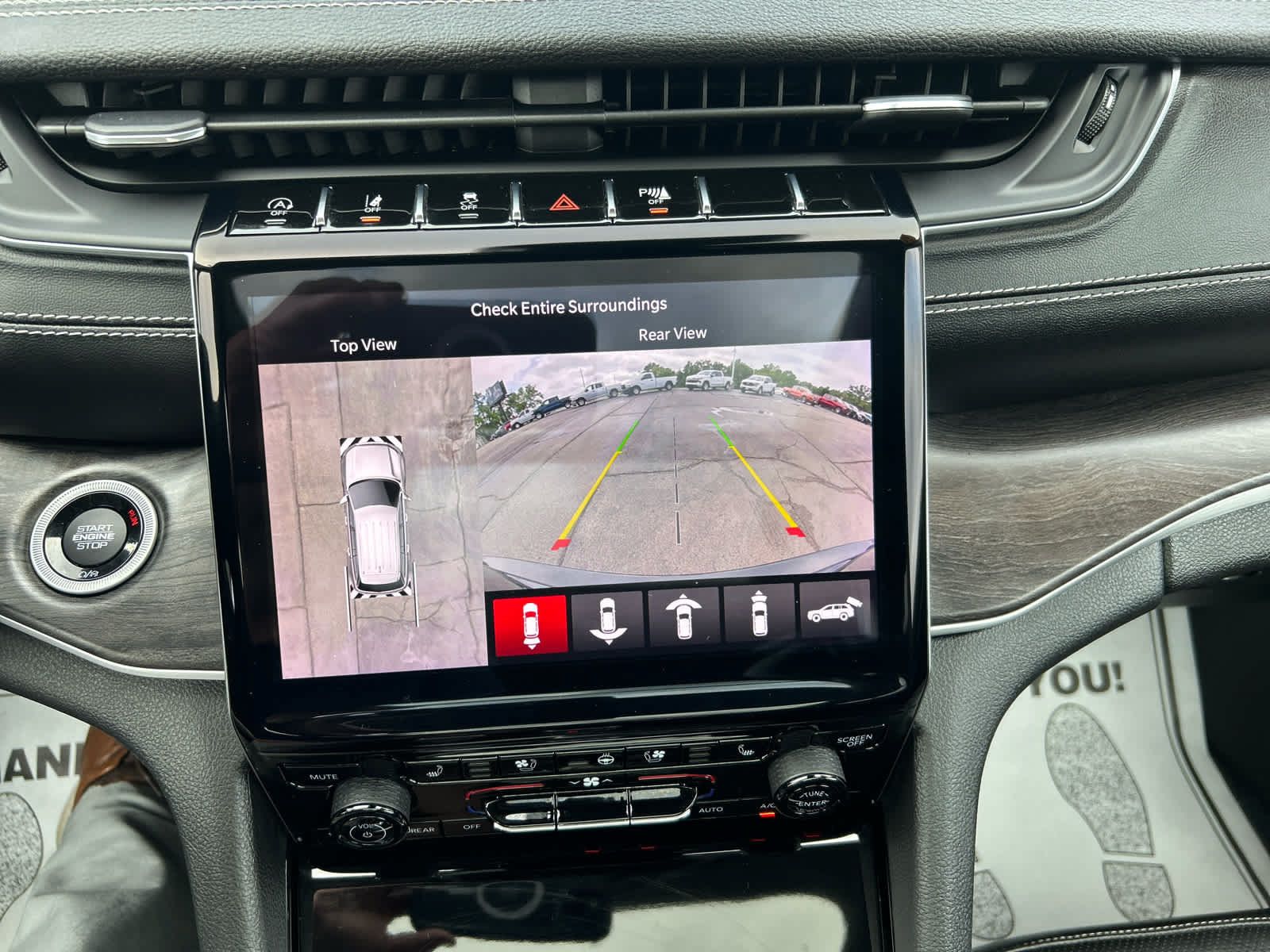 Used 2023 Jeep Grand Cherokee Limited w/ Luxury Tech Group II AWD/4WD image 17