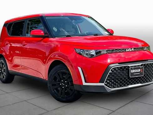 Used 2023 Kia Soul LX FWD image 3