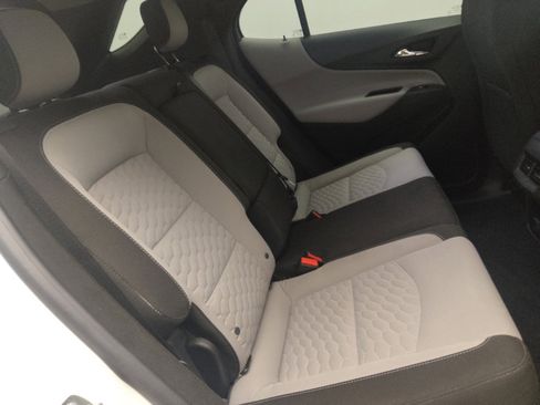 Used 2018 Chevrolet Equinox LS FWD image 19