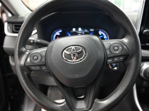 Used 2024 Toyota RAV4 XLE AWD/4WD image 22