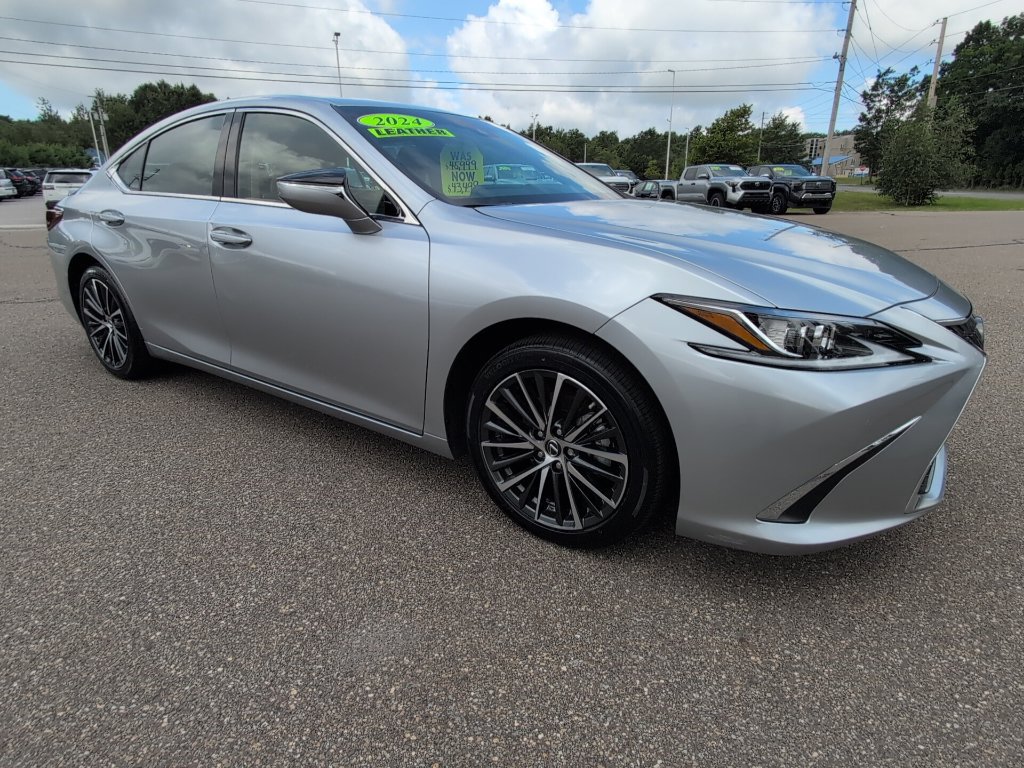 Used 2024 Lexus ES 300h w/ Premium Package FWD image 9