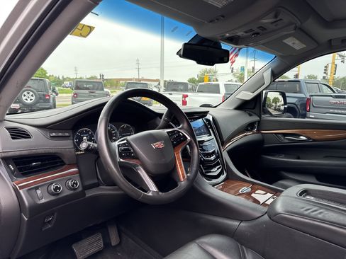 Used 2015 Cadillac Escalade ESV Premium AWD/4WD image 18