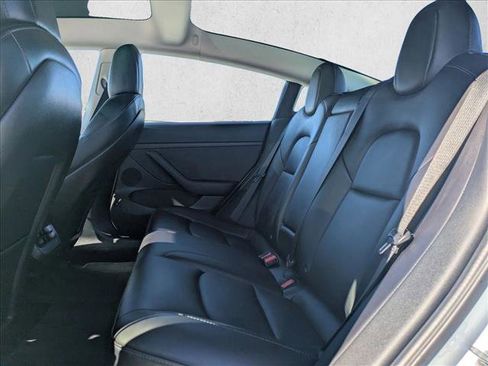 Used 2022 Tesla Model 3 Performance image 19