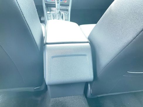 Used 2025 Volkswagen Jetta SE image 24