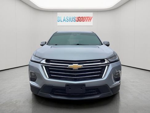 Used 2023 Chevrolet Traverse LT w/ LT Premium Package AWD/4WD image 8