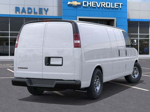 New 2026 Chevrolet Express 2500 Extended RWD image 4