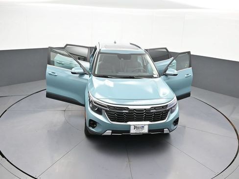 Used 2025 Kia Seltos EX w/ EX Sunroof Package AWD/4WD image 47