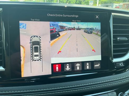New 2027 Chrysler Pacifica Select w/ Family Tech Group FWD image 11