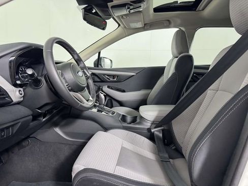 Used 2025 Subaru Outback Premium image 4