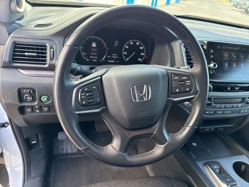 Used 2024 Honda Ridgeline Sport image 17