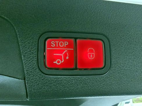 Used 2024 Mercedes-Benz GLS 580 4MATIC w/ Warmth & Comfort Package image 29