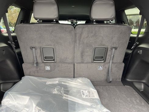 New 2025 Jeep Grand Cherokee L Limited w/ Black Appearance Package image 39