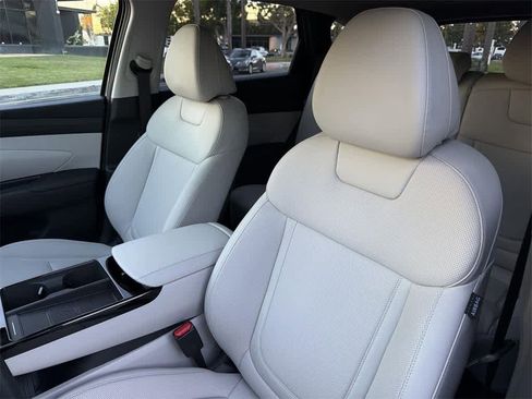 Certified 2025 Hyundai Tucson SEL image 29