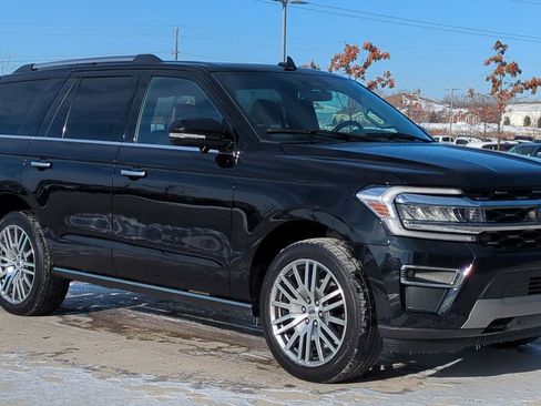 Used 2023 Ford Expedition Limited image 9