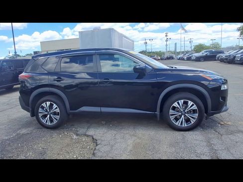 Used 2022 Nissan Rogue SV AWD/4WD image 4