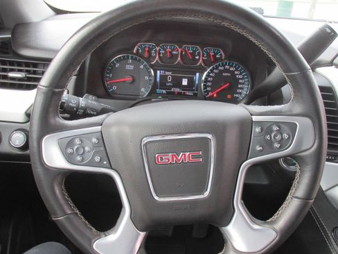 Used 2019 GMC Yukon XL SLT w/ Premium Edition image 51