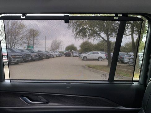 Used 2023 Jeep Grand Cherokee L Limited w/ Luxury Tech Group II image 19