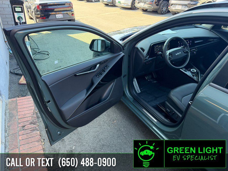 Used 2023 Kia Niro Wave FWD image 9