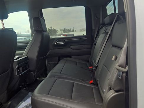Used 2024 GMC Sierra 2500 SLT w/ SLT Premium Package AWD/4WD image 4