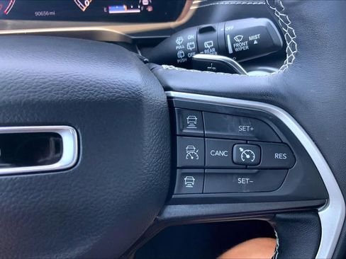 Used 2022 Jeep Grand Cherokee Altitude AWD/4WD image 40