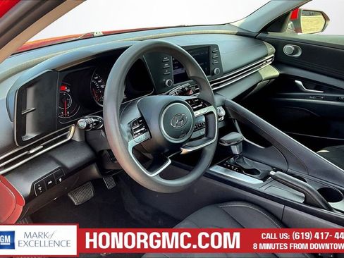 Used 2022 Hyundai Elantra SEL FWD image 15