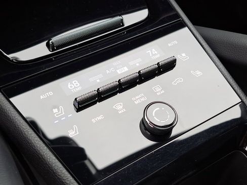 Certified 2024 Porsche Cayenne image 33