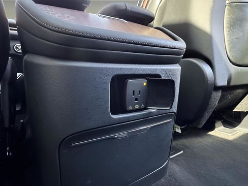 Used 2025 Lincoln Navigator Black Label image 24