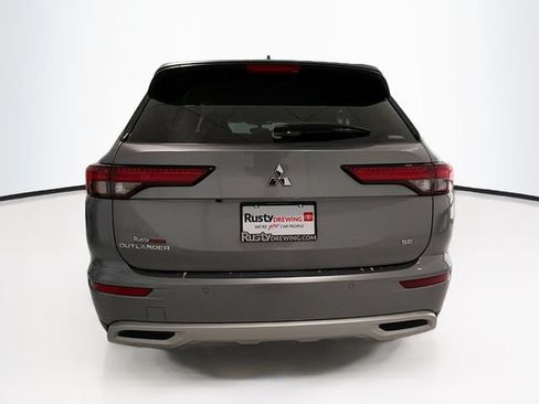 Used 2023 Mitsubishi Outlander SE AWD/4WD image 5