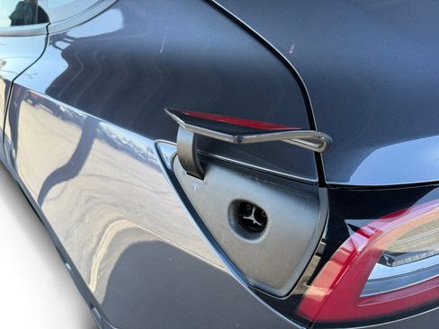 Used 2023 Tesla Model 3 Standard Range RWD image 15
