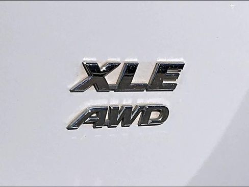 Used 2016 Toyota RAV4 XLE w/ Protection Package AWD/4WD image 10