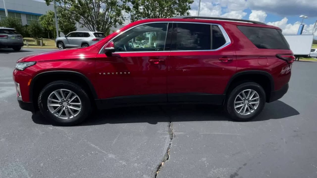 Used 2023 Chevrolet Traverse LT FWD image 5