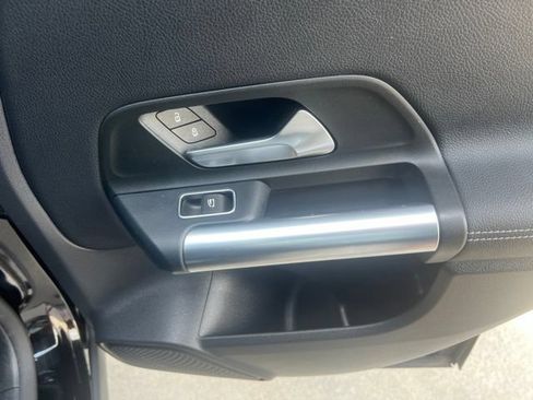 Used 2022 Mercedes-Benz GLA 250 4MATIC image 25