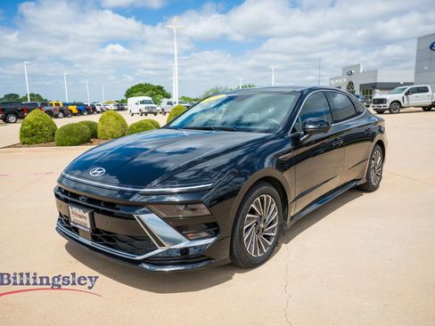 Used 2026 Hyundai Sonata Limited FWD image 3