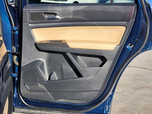 Used 2022 Volkswagen Atlas Cross Sport SE image 14