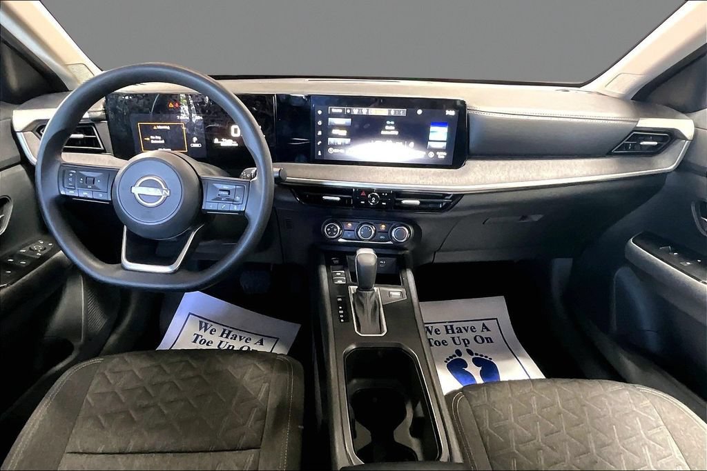 Used 2025 Nissan Kicks SV FWD image 14