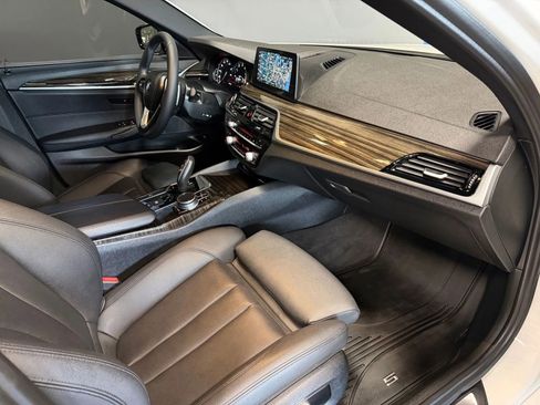 Used 2017 BMW 530i xDrive image 22
