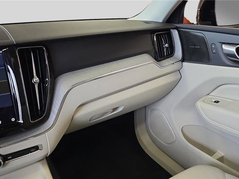 Used 2025 Volvo XC60 B5 Plus w/ Climate Package image 26