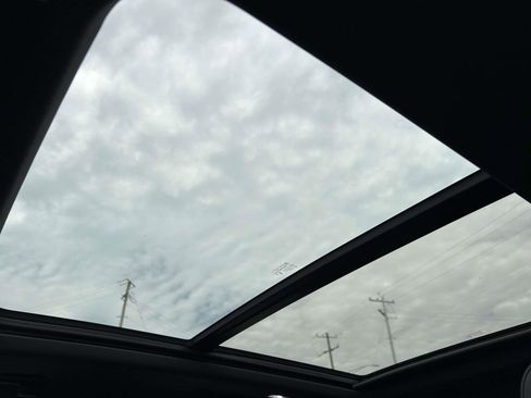 Used 2025 Chevrolet Tahoe Z71 w/ Comfort Package image 11