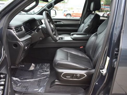 Used 2024 Jeep Wagoneer Series II AWD/4WD image 4