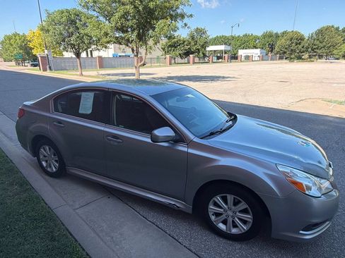 Used 2011 Subaru Legacy 2.5i Premium w/ All-Weather Pkg AWD/4WD image 4
